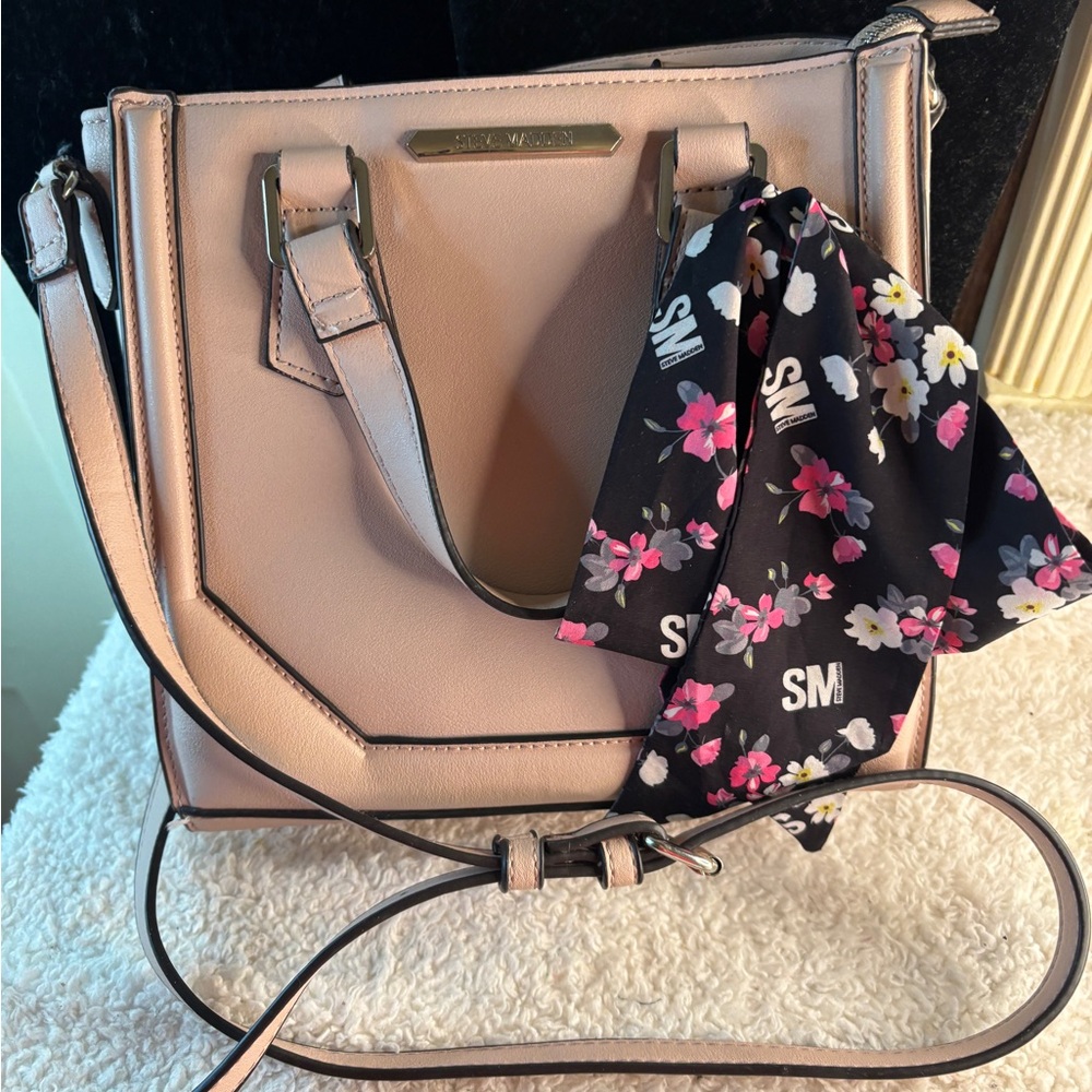 Steve Madden Convertible Crossbody with Scarf 🧣 color Light Pink - Picture 3 of 11